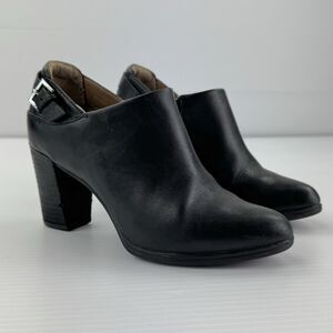 Clarks Artisan Women’s Size 6 Black Leather Booties Block Heel Ankle Shoes